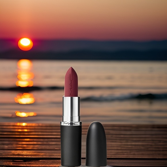 New "Keep Dreaming" Macximal Silky Matte Lipstick - Picture 2 of 11